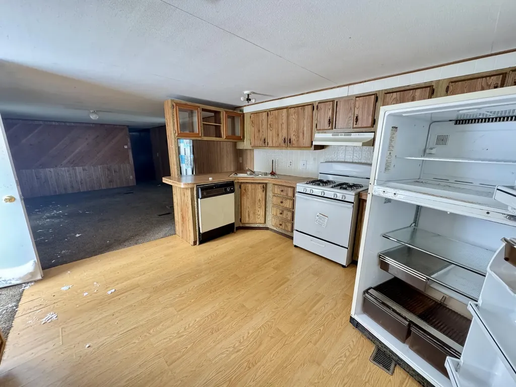 9941 210th Avenue Lincoln Township MI 49677