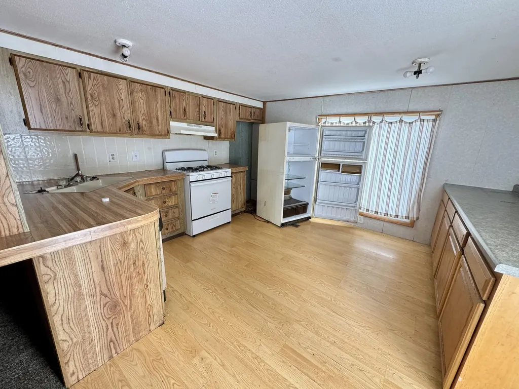 9941 210th Avenue Lincoln Township MI 49677