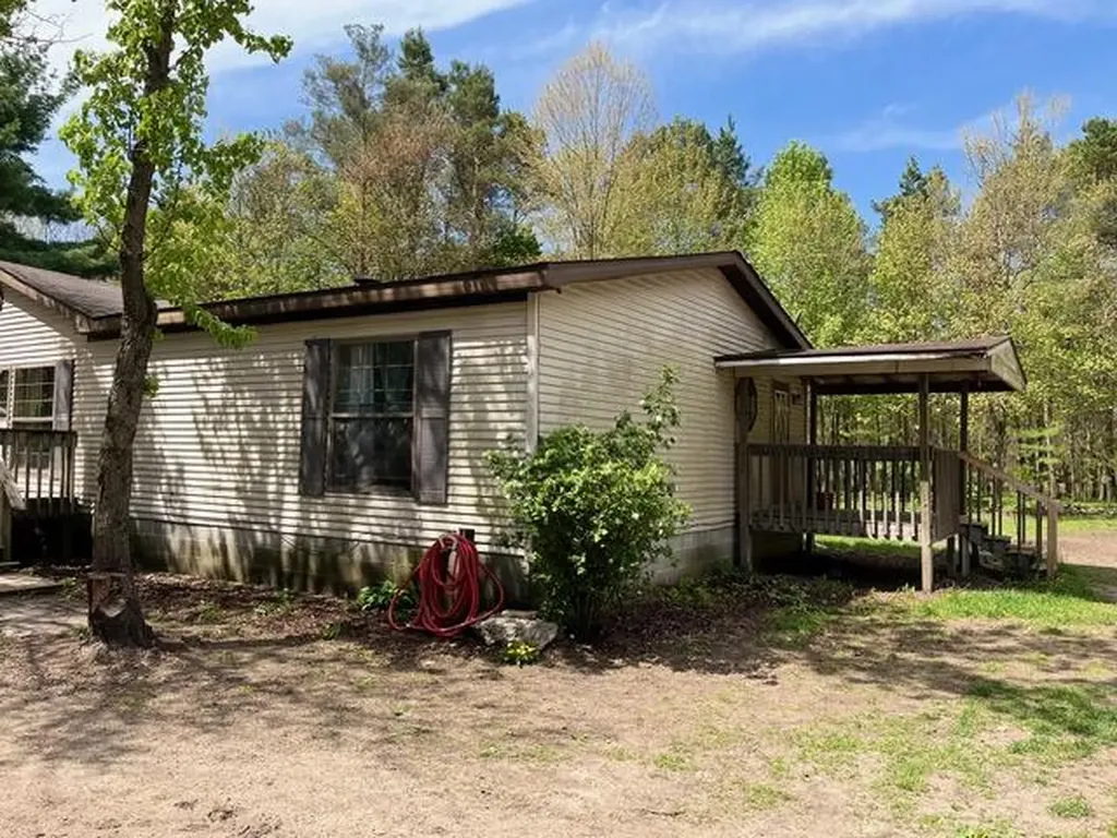 5237 S Chestnut Avenue Croton Township MI 49337