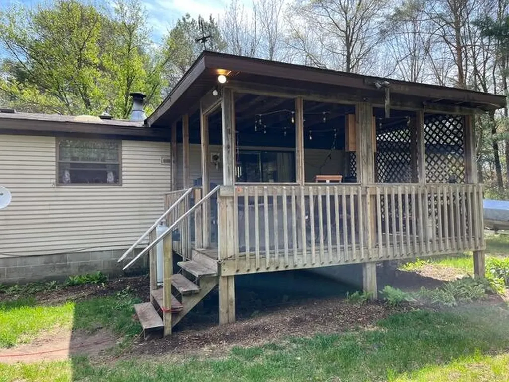 5237 S Chestnut Avenue Croton Township MI 49337