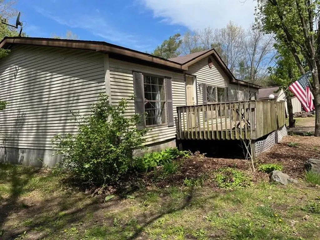 5237 S Chestnut Avenue Croton Township MI 49337