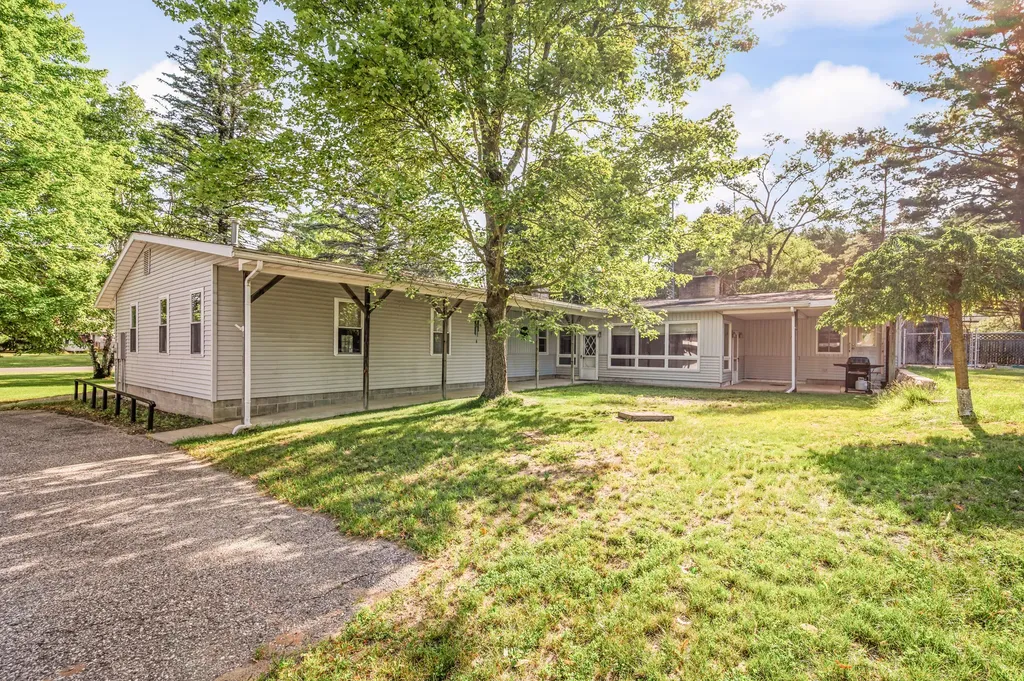 18751 16 Mile Road Big Rapids Charter Township MI 49307