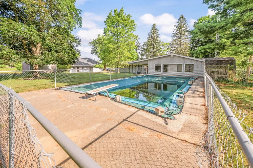 18751 16 Mile Road Big Rapids Charter Township MI 49307