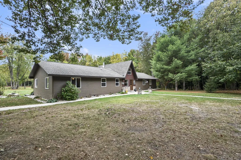 2697 N 176th Avenue Leavitt Township MI 49459
