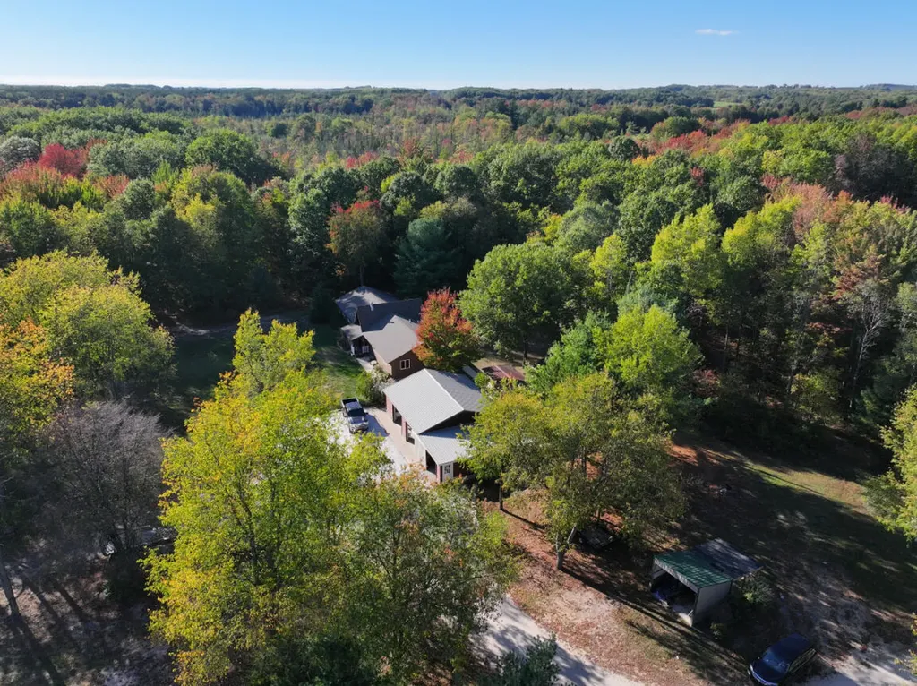 2697 N 176th Avenue Leavitt Township MI 49459