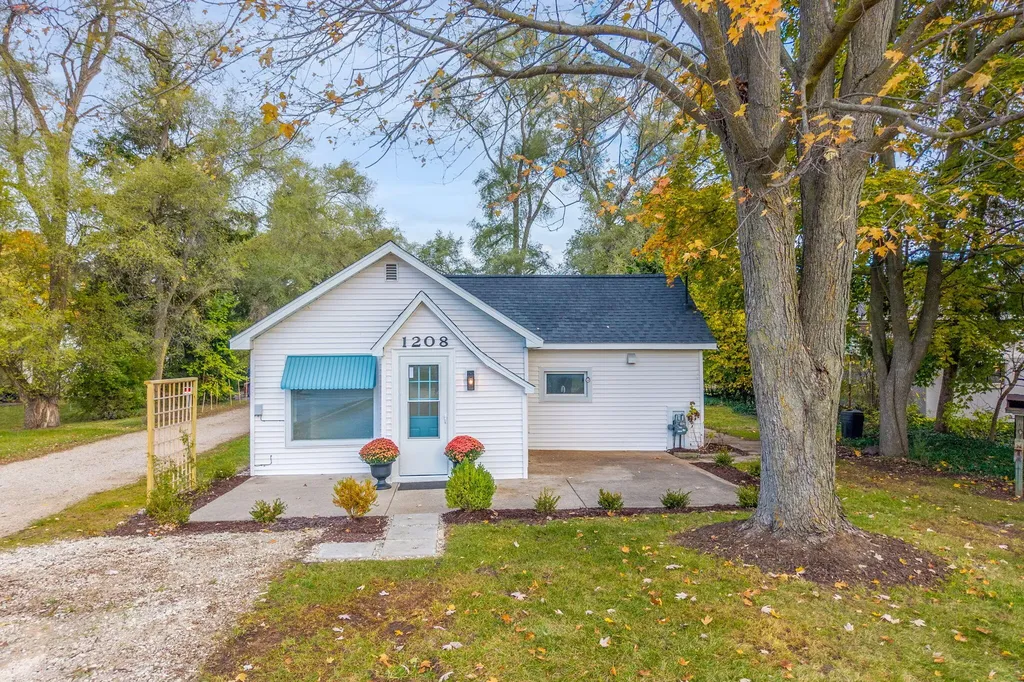 1208 W Broadway Street Mt. Pleasant City MI 48858