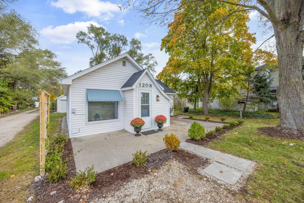 1208 W Broadway Street Mt. Pleasant City MI 48858