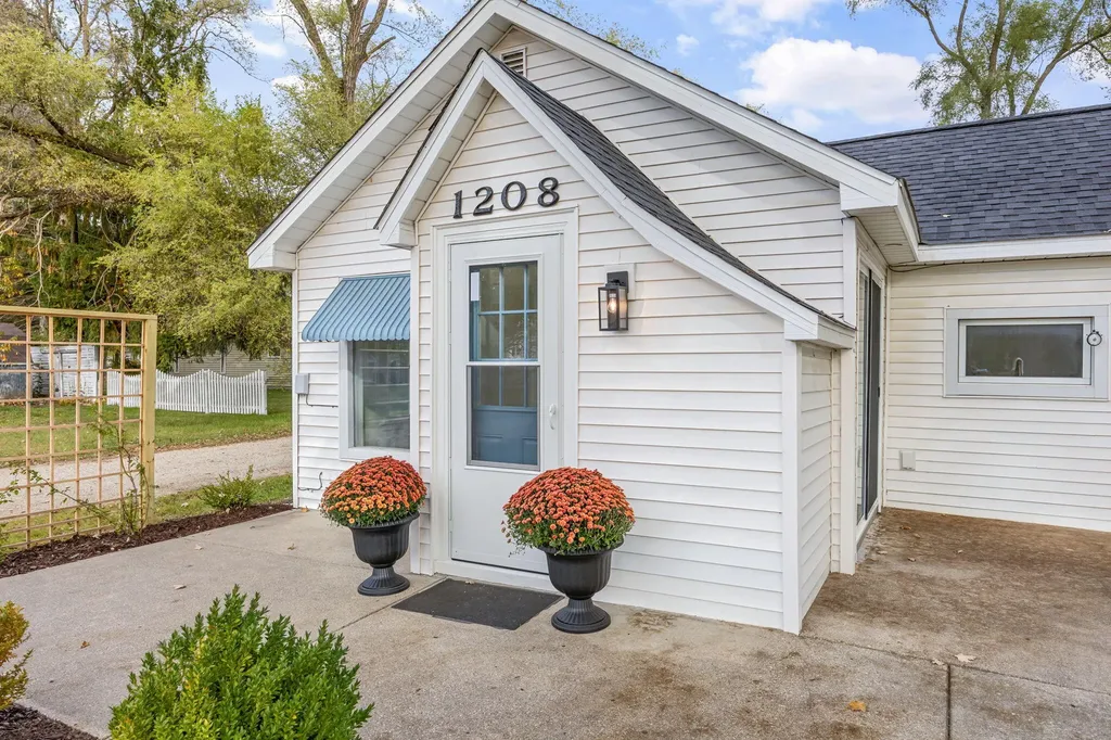 1208 W Broadway Street Mt. Pleasant City MI 48858