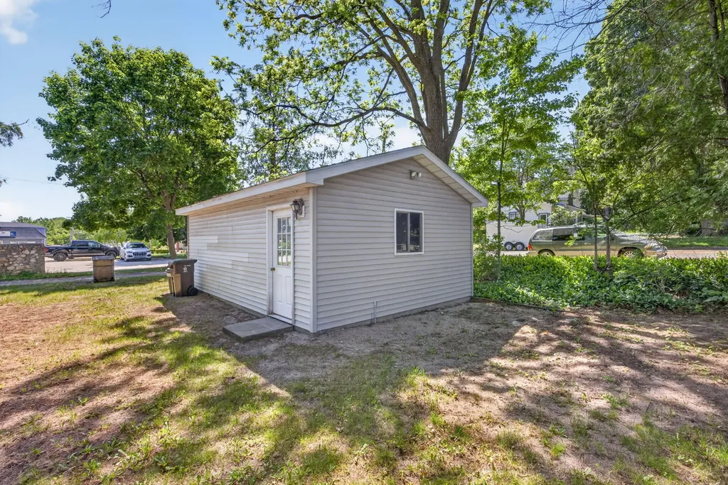 124 W Madison Street Big Rapids City MI 49307