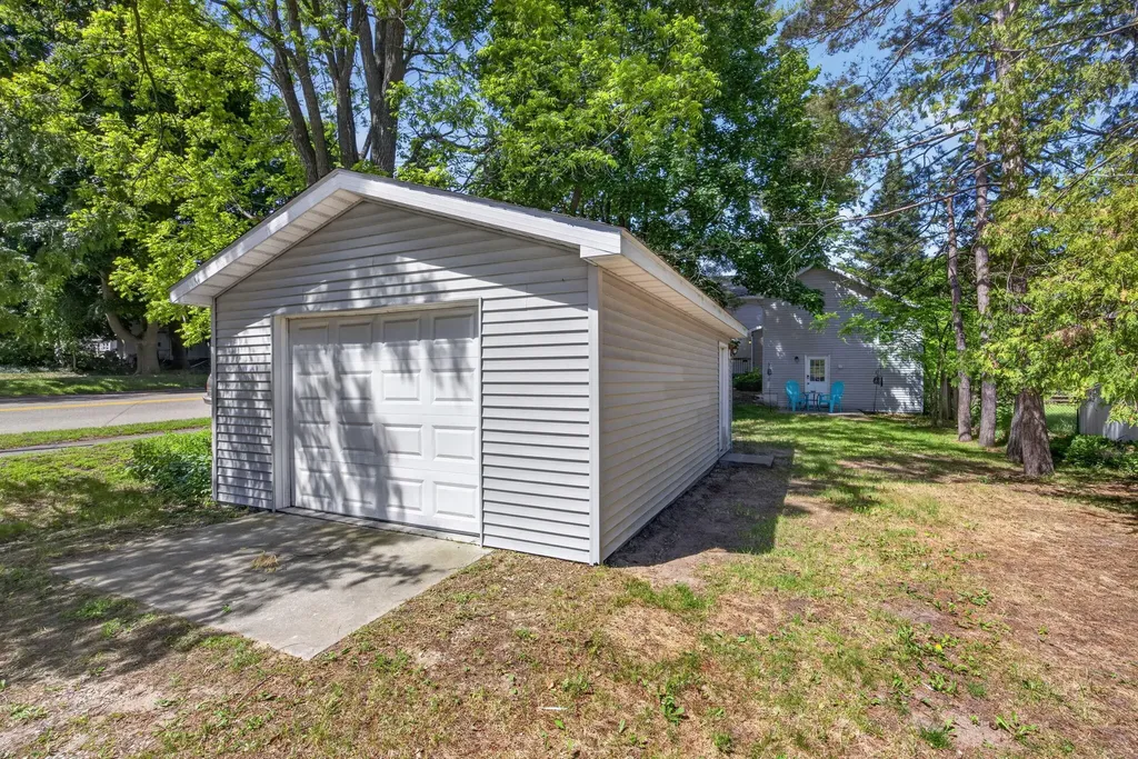 124 W Madison Street Big Rapids City MI 49307