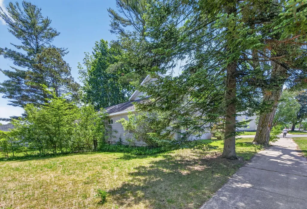 124 W Madison Street Big Rapids City MI 49307
