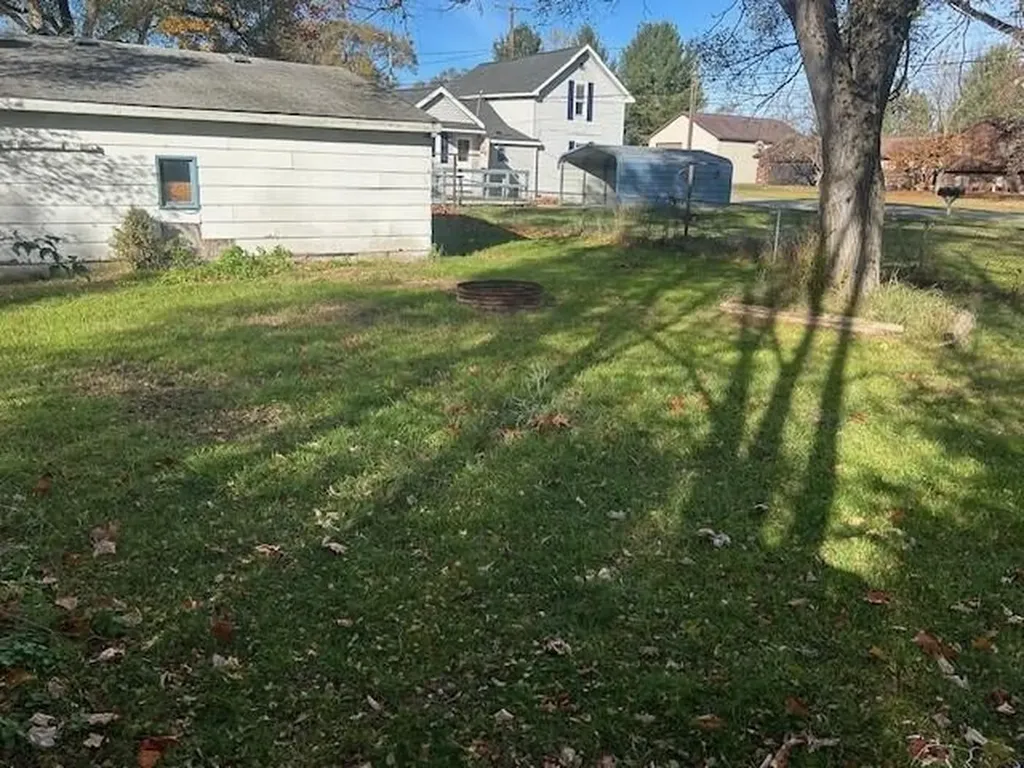 846 N Oak St Street Evart City MI 49631
