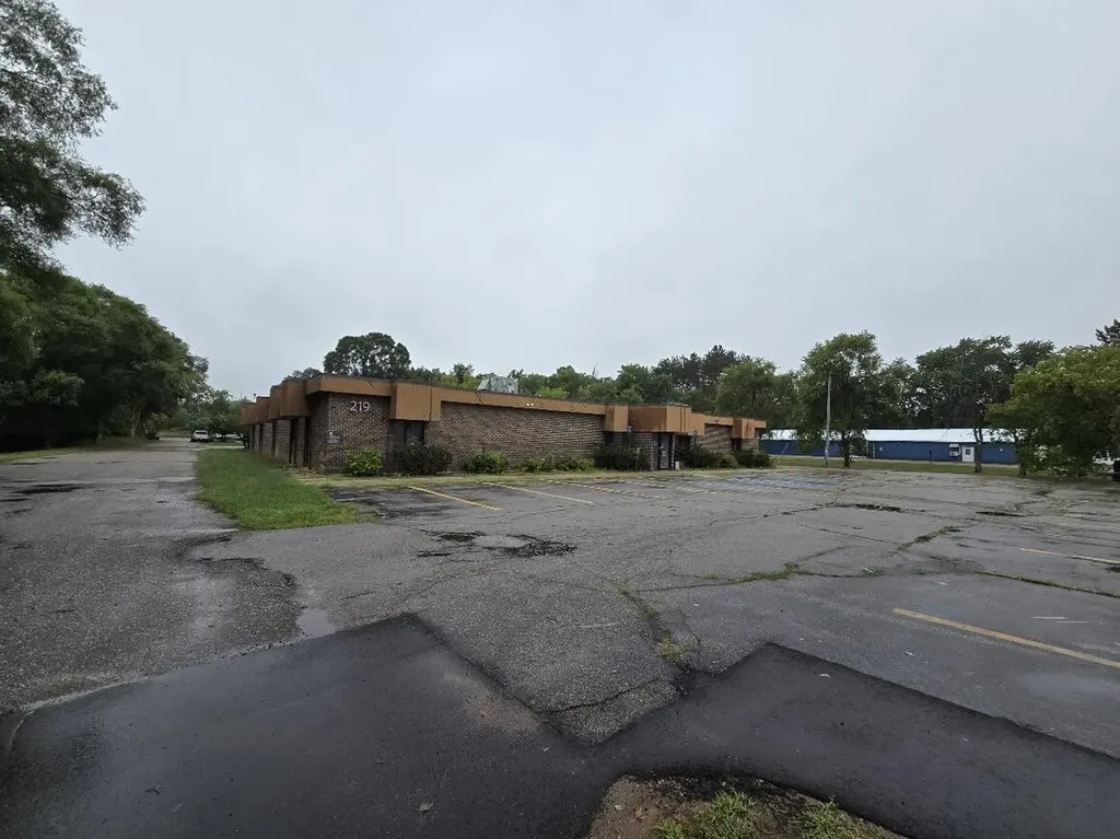 219 E Church Avenue Reed City City MI 49677