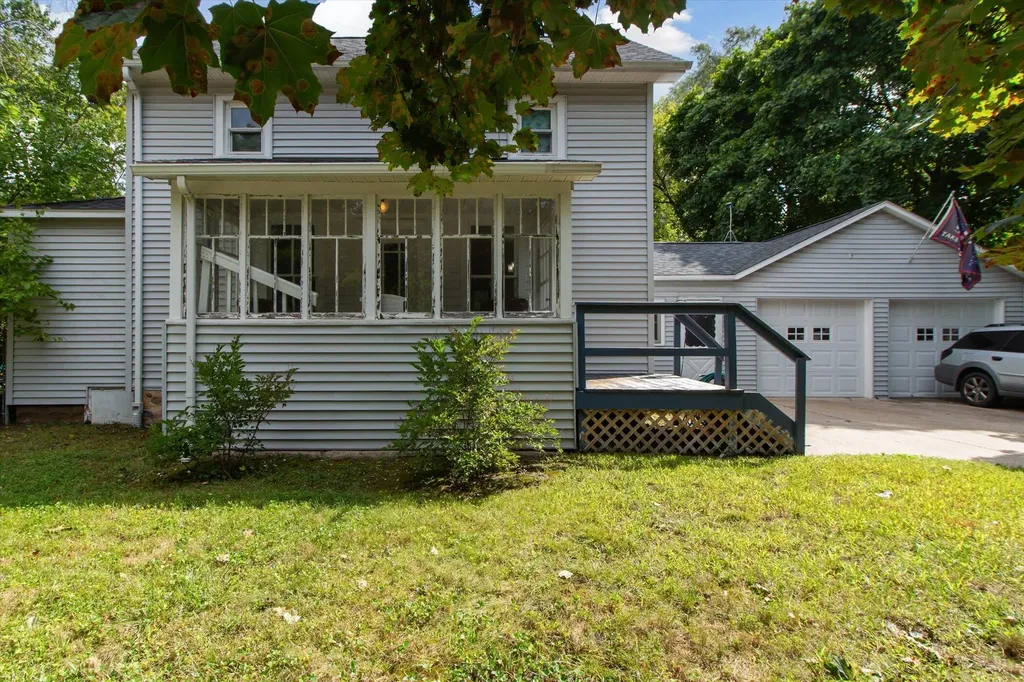 617 S Lansing Street Mt. Pleasant City MI 48858