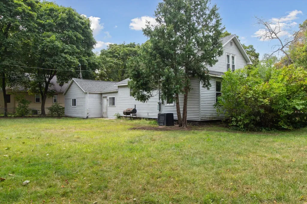 617 S Lansing Street Mt. Pleasant City MI 48858