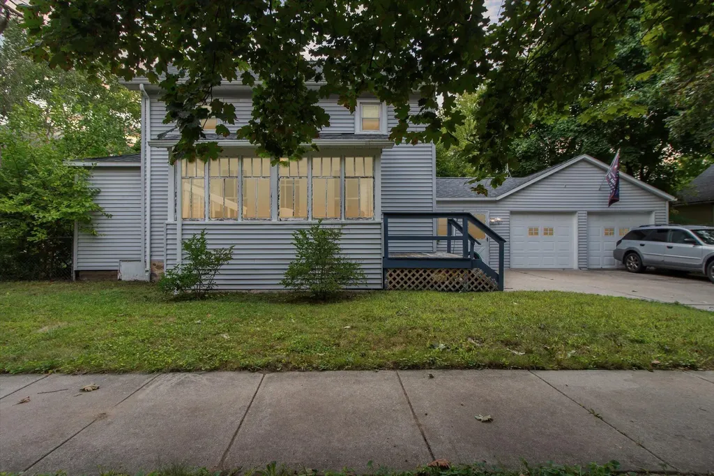 617 S Lansing Street Mt. Pleasant City MI 48858