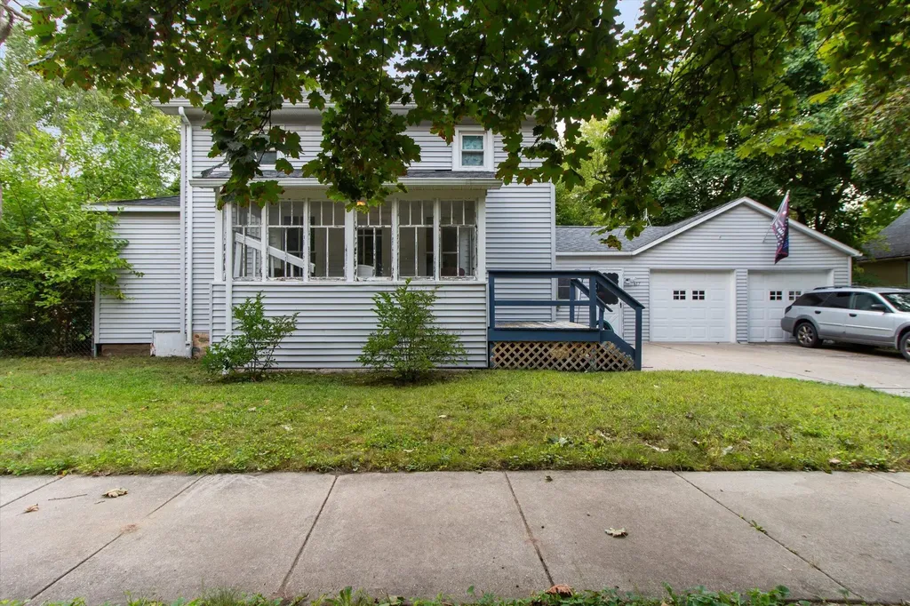 617 S Lansing Street Mt. Pleasant City MI 48858