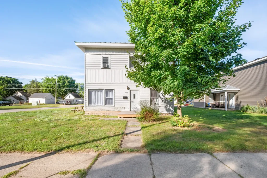 203 N 3rd Avenue Big Rapids City MI 49307