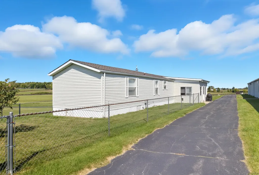 9111 E Bristol Road Davison Township MI 48423