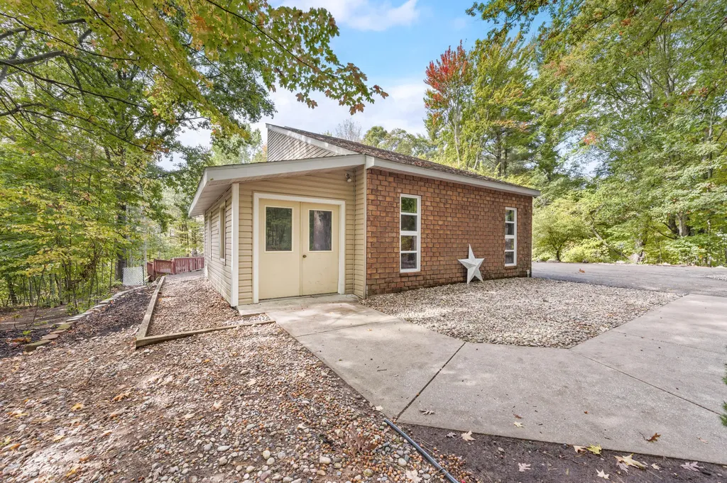 13421 Woodland Court Big Rapids Charter Township MI 49307