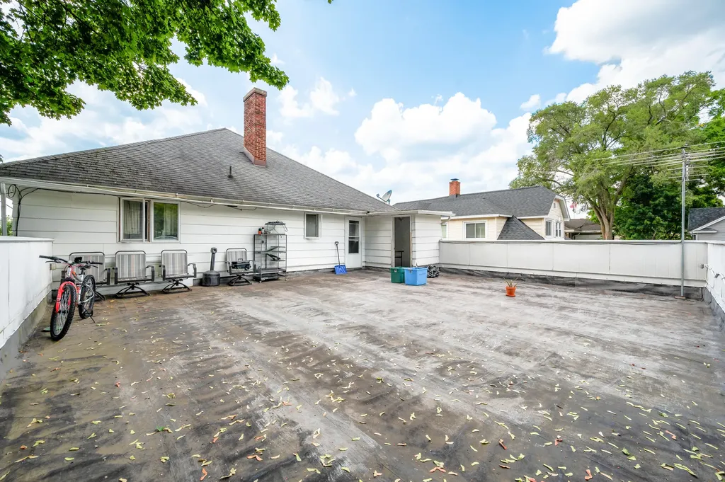 117 S Warren Avenue Big Rapids City MI 49307