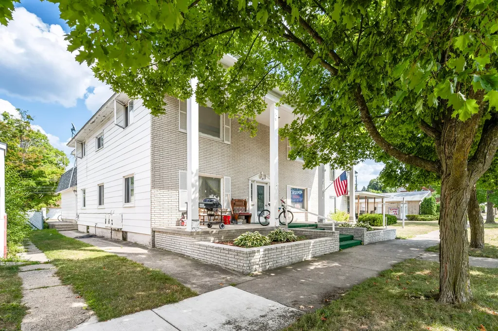 117 S Warren Avenue Big Rapids City MI 49307