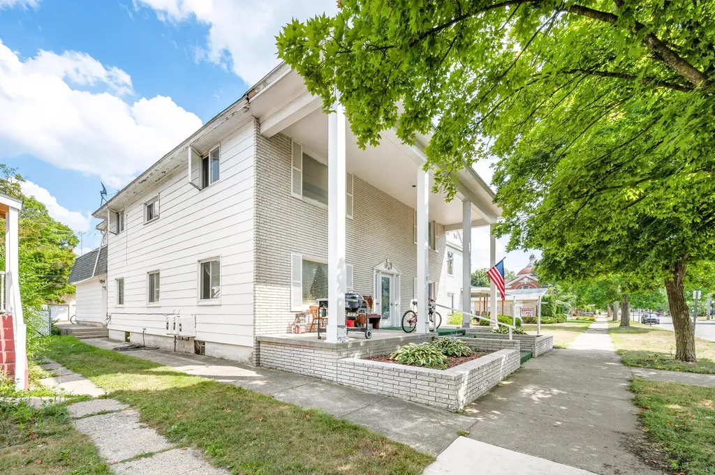 117 S Warren Avenue Big Rapids City MI 49307