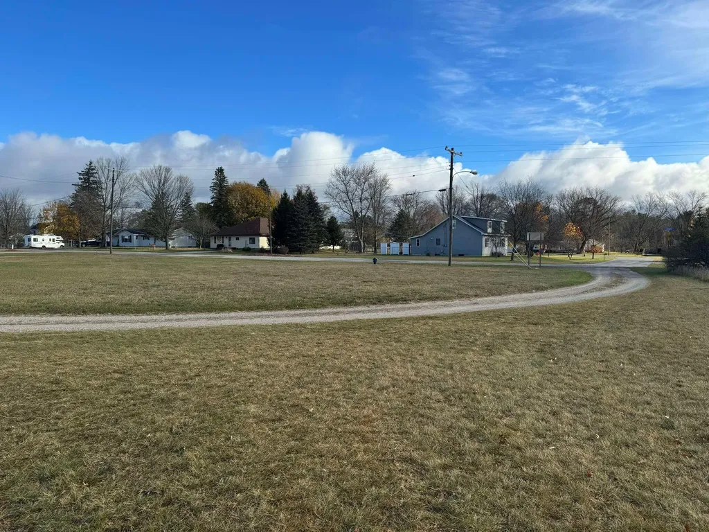 524 S Cherry Street Evart City MI 49631