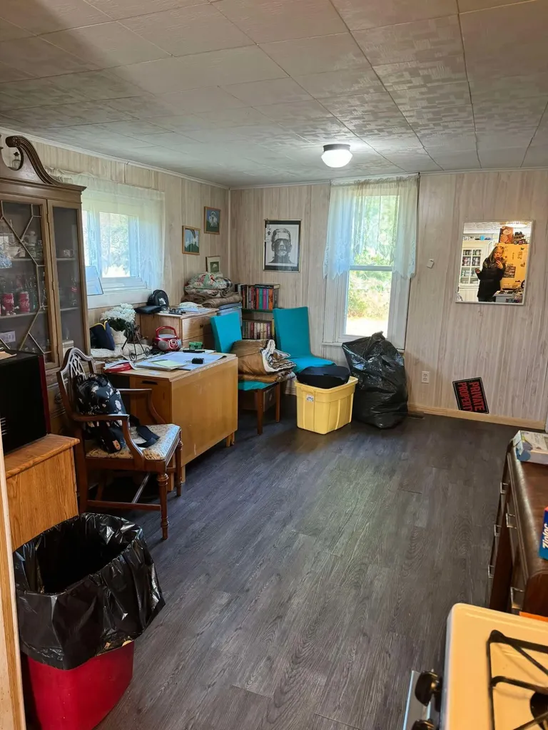 524 S Cherry Street Evart City MI 49631