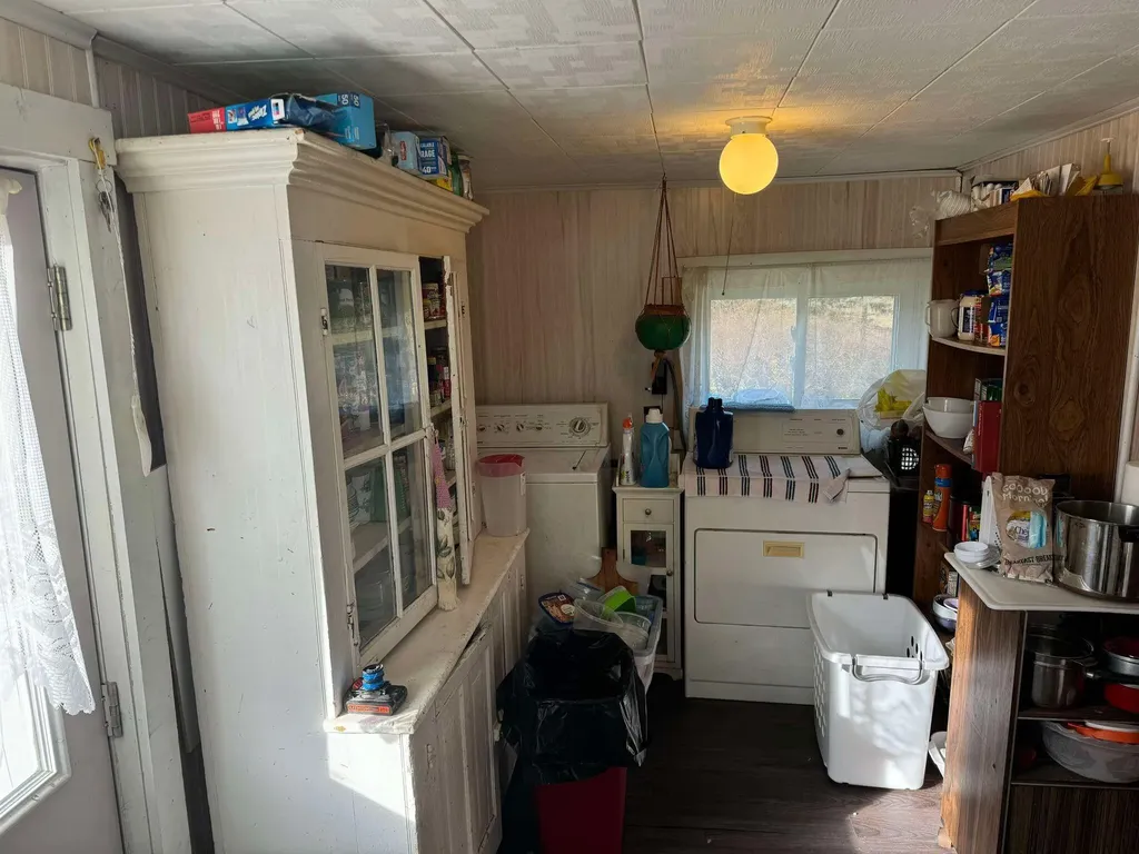 524 S Cherry Street Evart City MI 49631