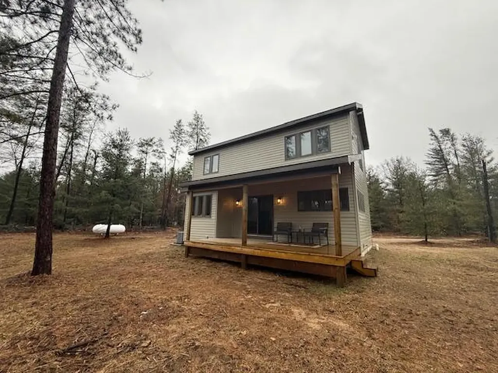 2083 S Lynx Track Trail Cherry Valley Township MI 49304