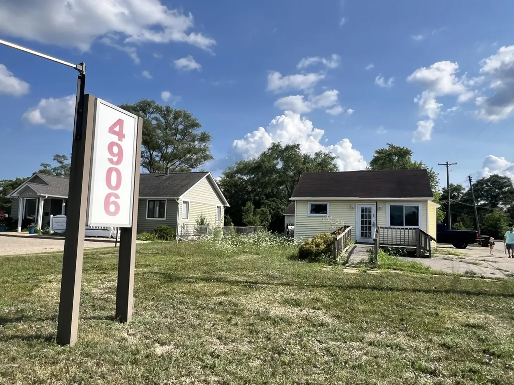 4906 E Pickard Street Union Charter Township MI 48858