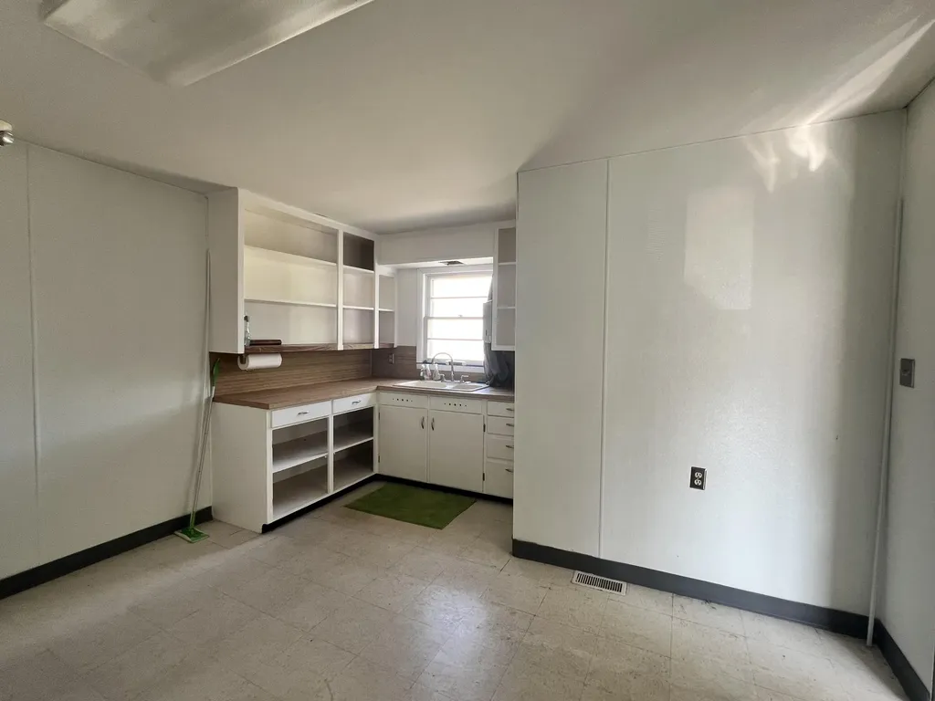 4906 E Pickard Street Union Charter Township MI 48858