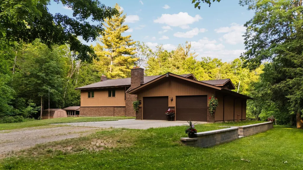 6634 Newcosta Avenue Mecosta Township MI 49346