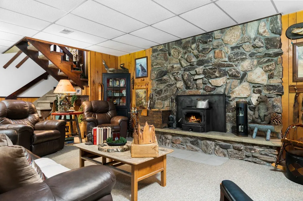 6634 Newcosta Avenue Mecosta Township MI 49346