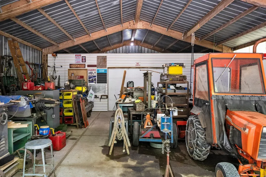 6634 Newcosta Avenue Mecosta Township MI 49346
