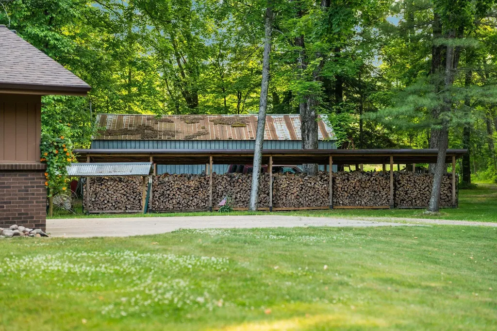 6634 Newcosta Avenue Mecosta Township MI 49346