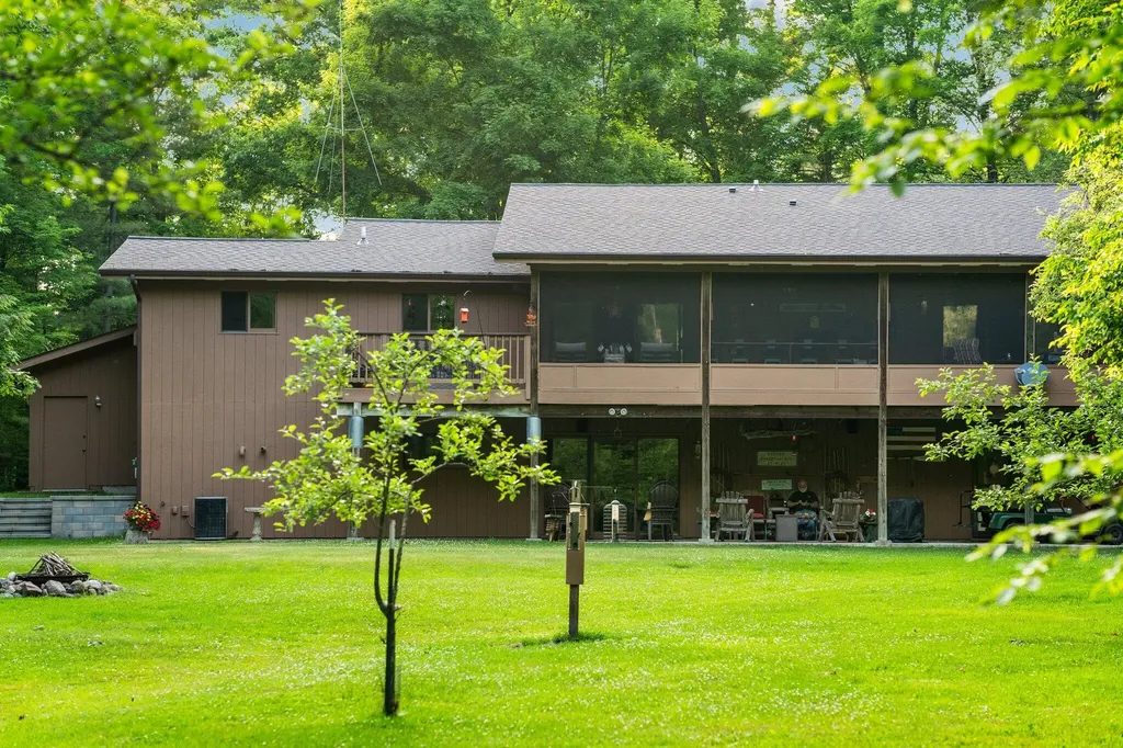 6634 Newcosta Avenue Mecosta Township MI 49346