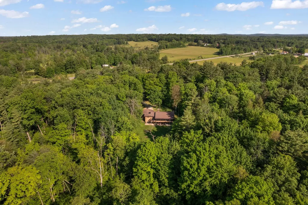 6634 Newcosta Avenue Mecosta Township MI 49346