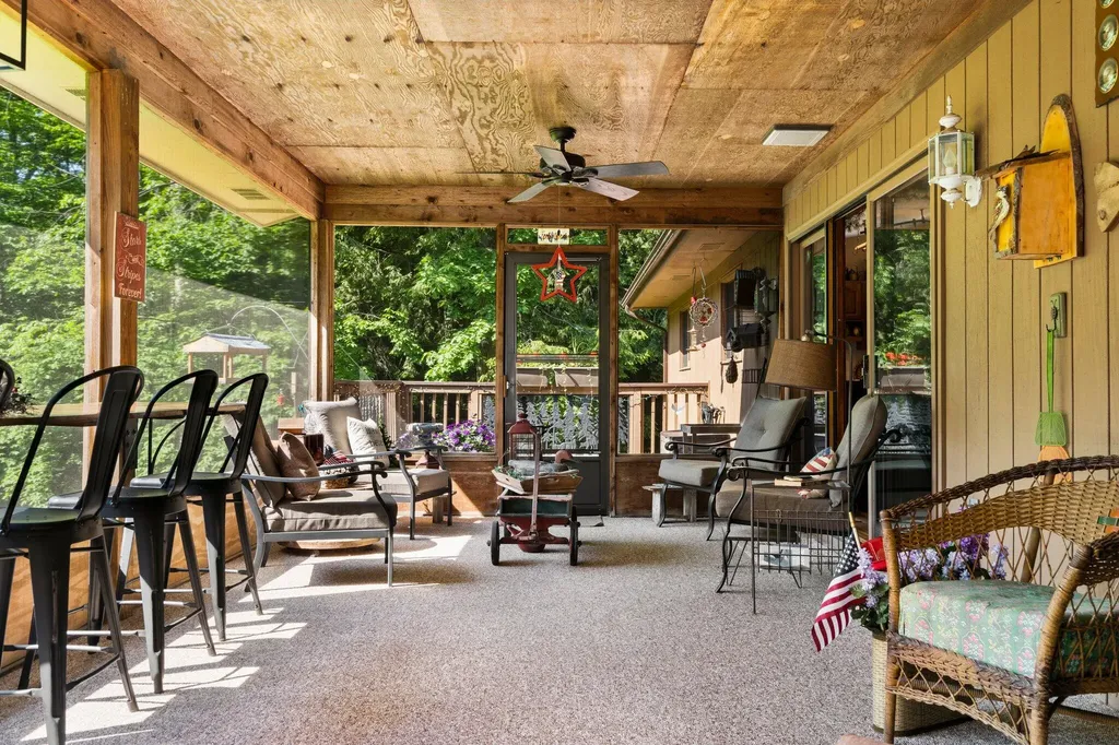 6634 Newcosta Avenue Mecosta Township MI 49346