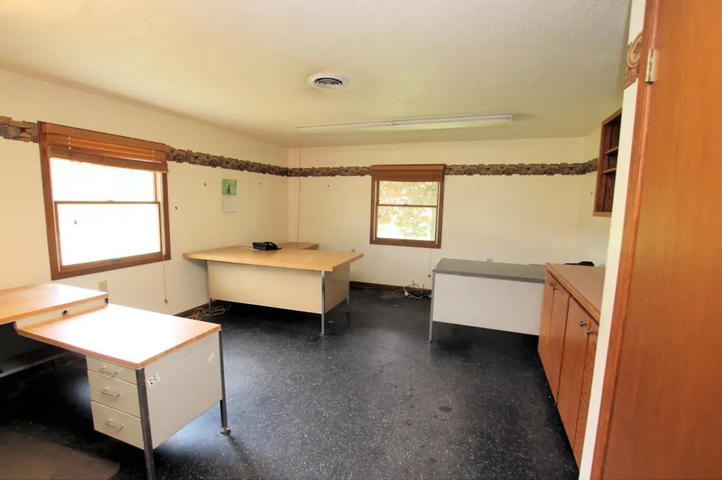 8121 E M 20 Newfield Township MI 49421
