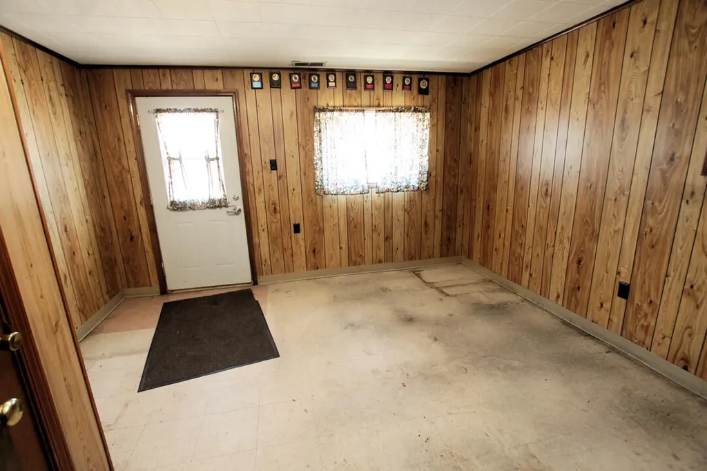 8121 E M 20 Newfield Township MI 49421