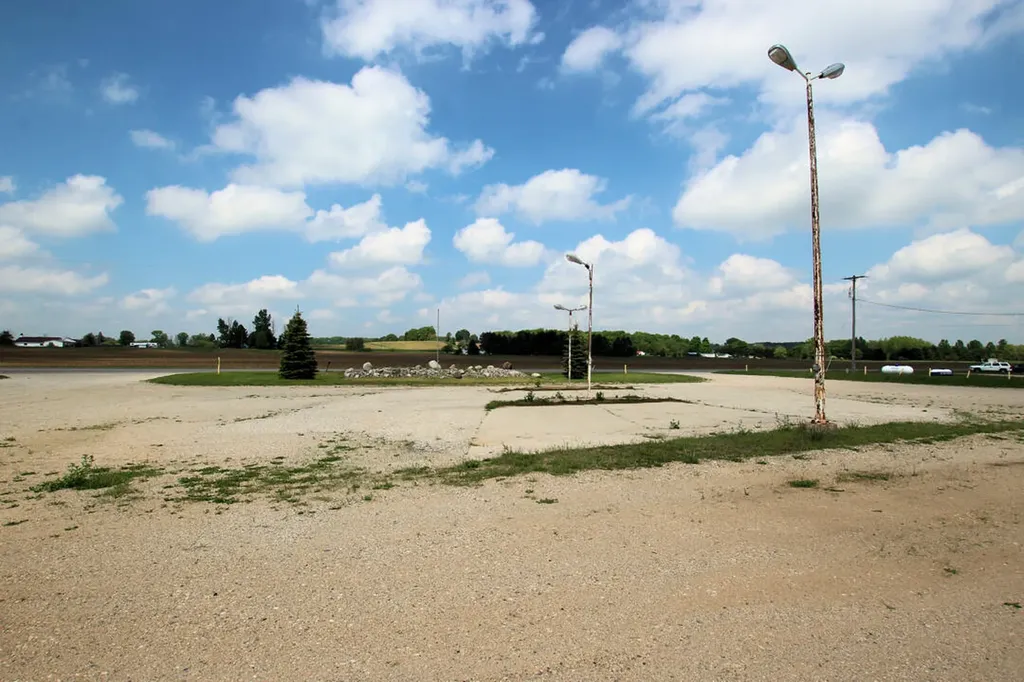 8121 E M 20 Newfield Township MI 49421