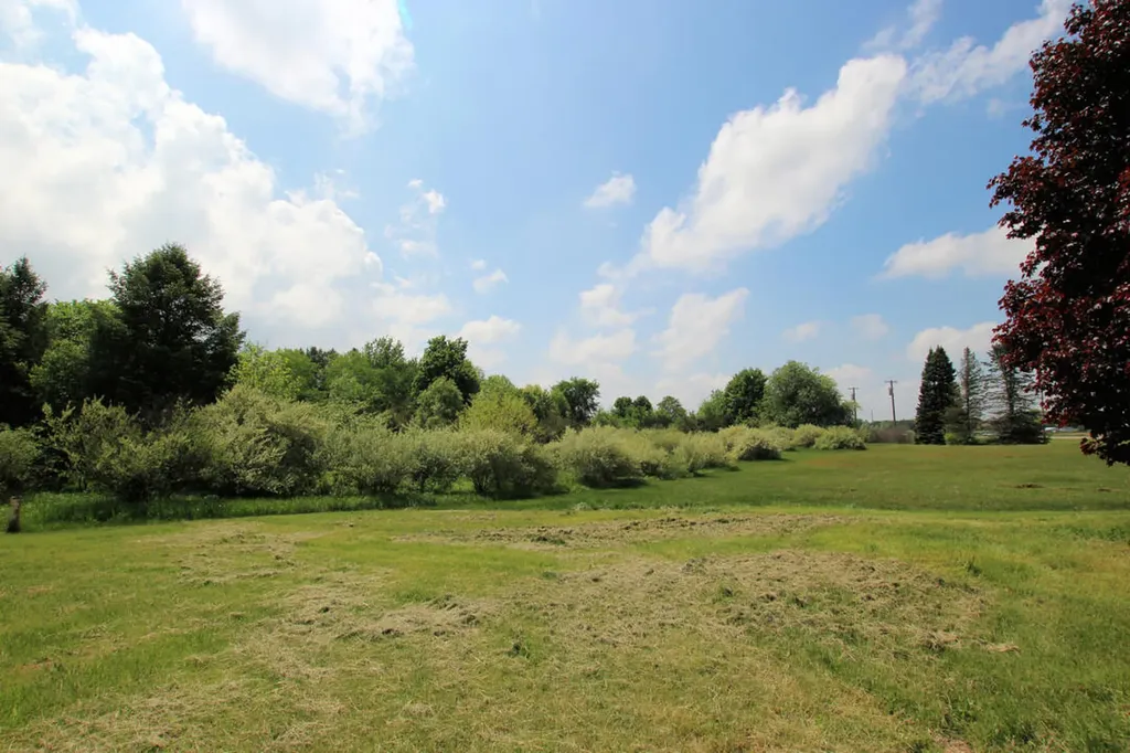 8121 E M 20 Newfield Township MI 49421