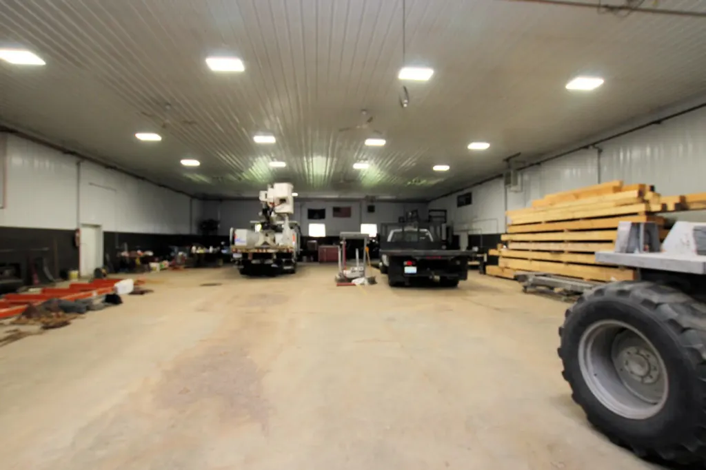8121 E M 20 Newfield Township MI 49421