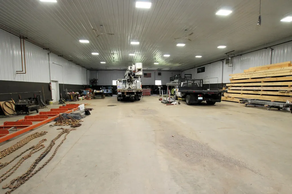 8121 E M 20 Newfield Township MI 49421