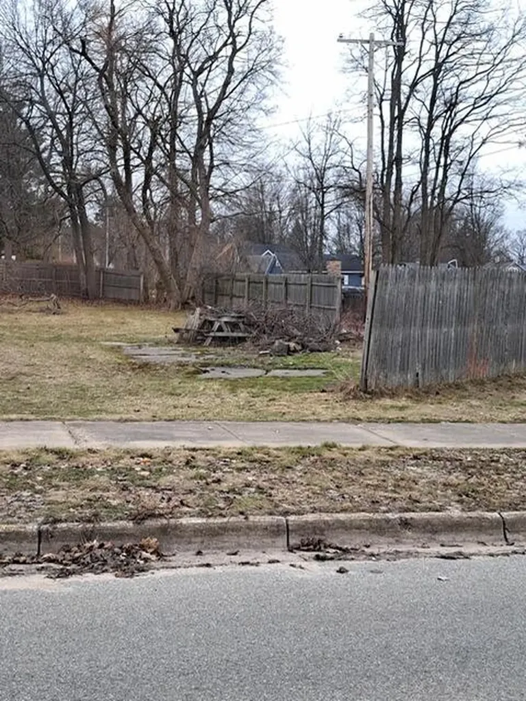 939 Sundberg Street Cadillac City MI 49601