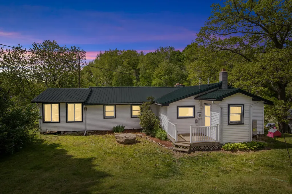 1674 W 104th Street Ashland Township MI 49327