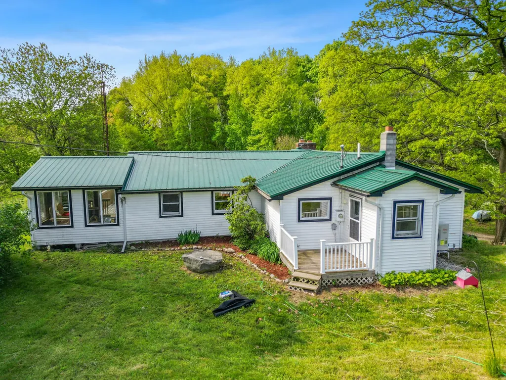 1674 W 104th Street Ashland Township MI 49327