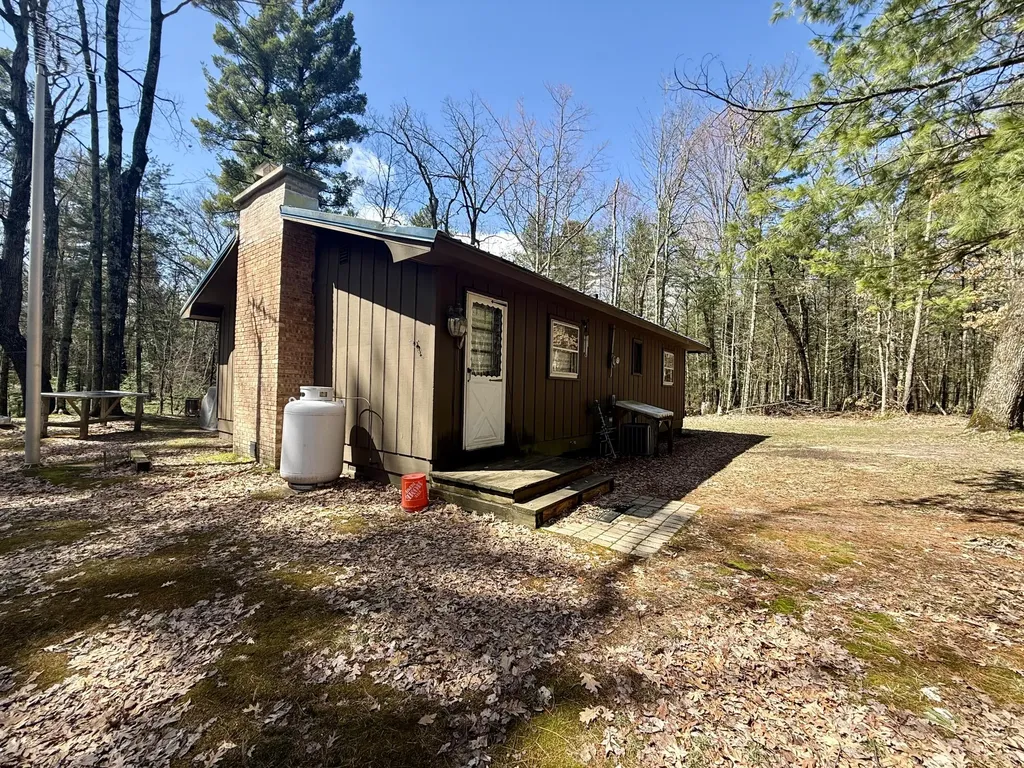 4047 E Creek Wood Drive Cherry Valley Township MI 49623